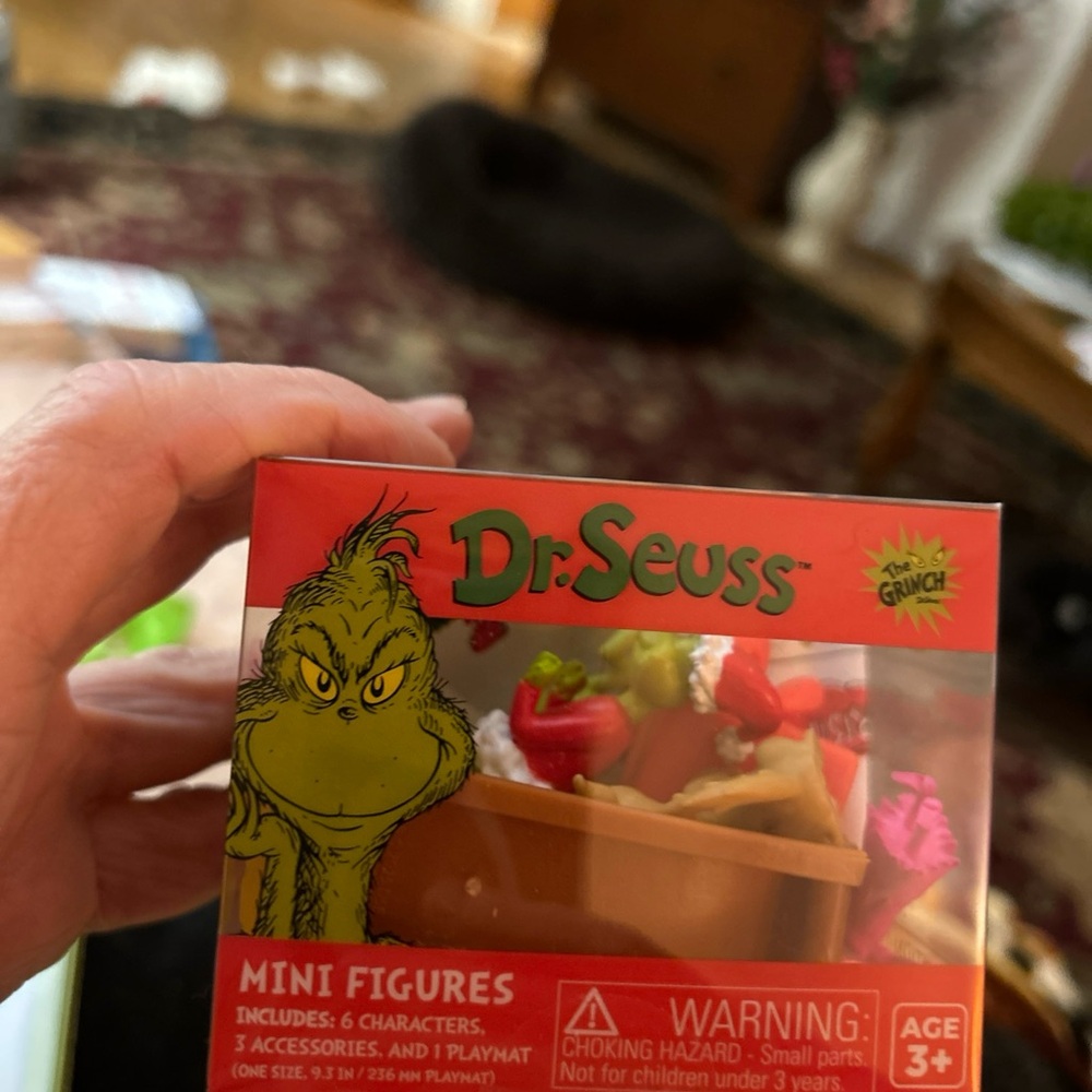 Dr. Seuss Grinch Mini Figures - Red and Green